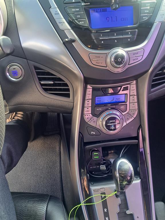 HYUNDAI Avante - Vista 9