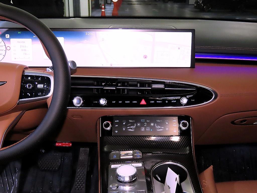 Genesis GV70 - Vista 11