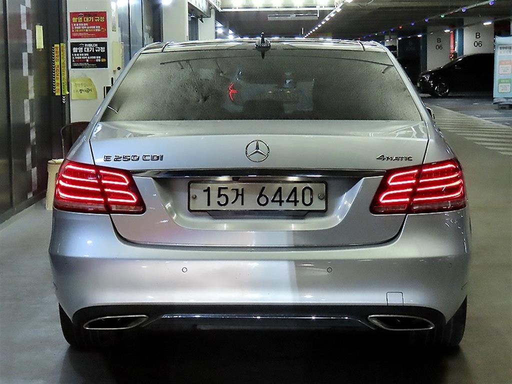 Mercedes Benz E class - Vista 5