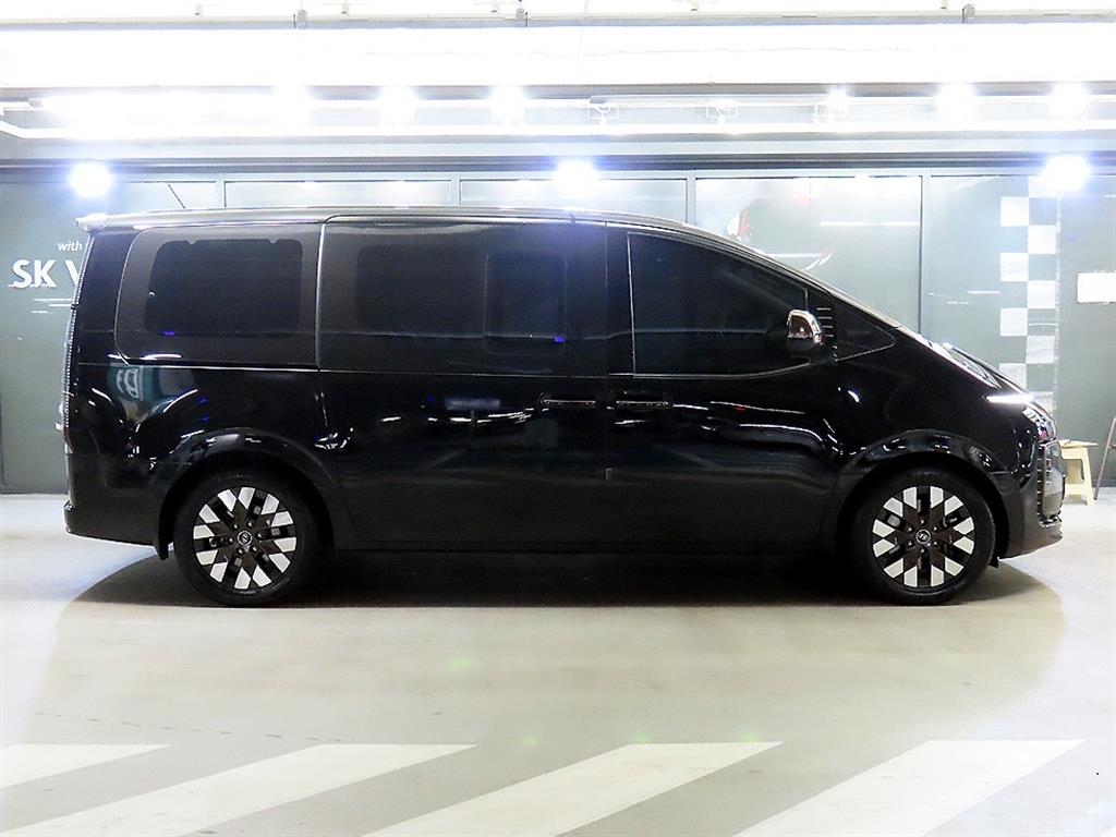 HYUNDAI Staria - Vista 3