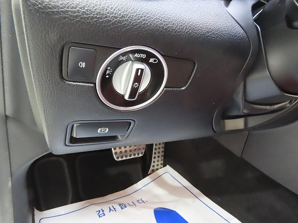 Mercedes Benz SLK Class 2012 Blanco - Importación desde Corea - HF Imports Iquique - Foto 10