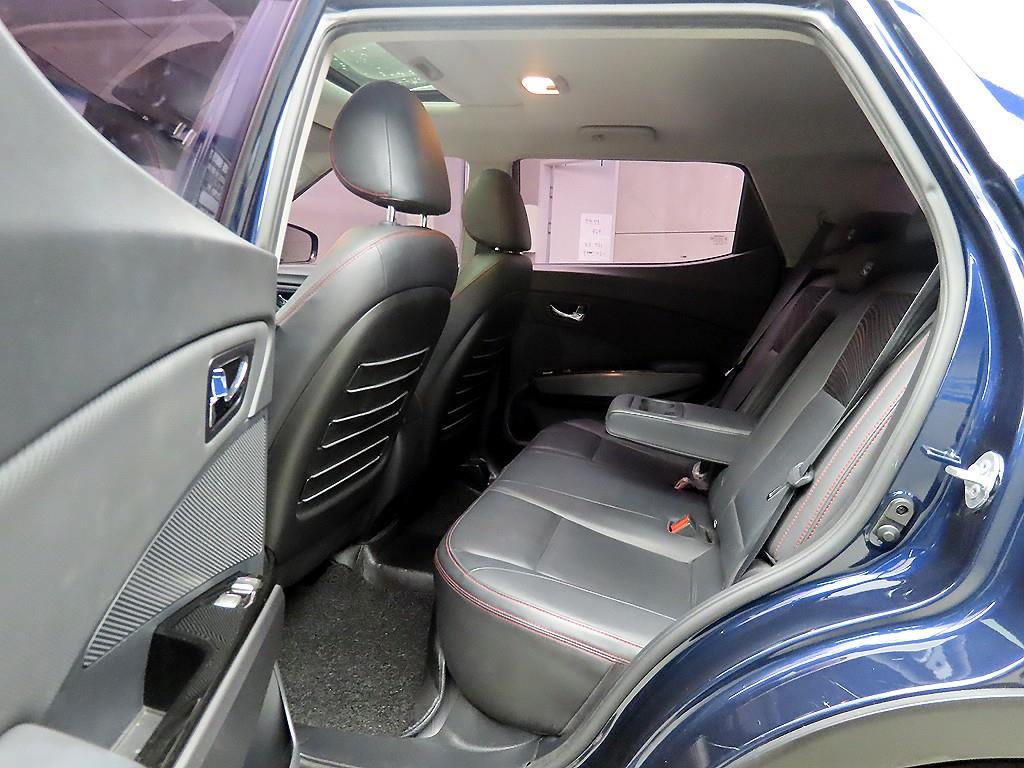 Ssangyong Tivoli - Vista 6