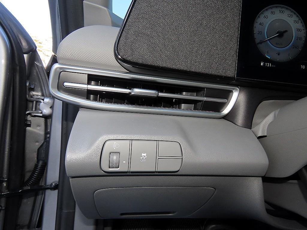 HYUNDAI Avante - Vista 12