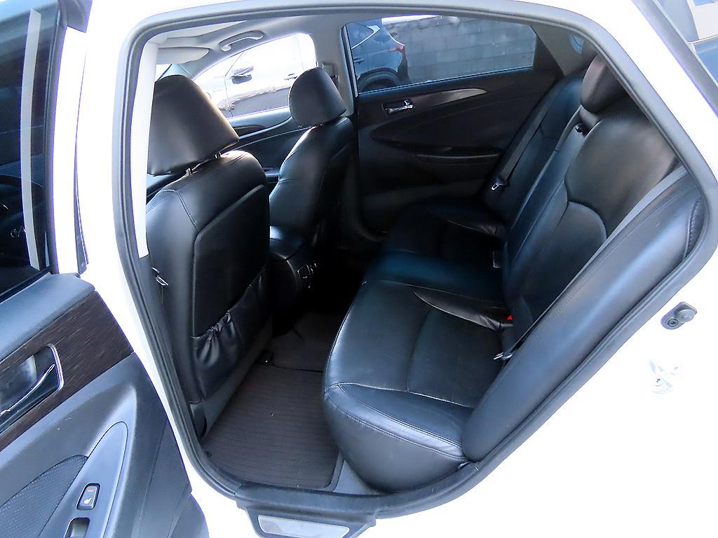 HYUNDAI Sonata - Vista 6