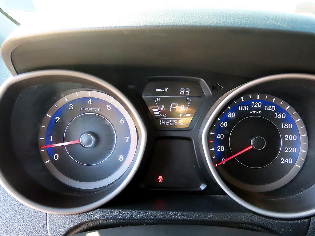 HYUNDAI Avante - Vista 8