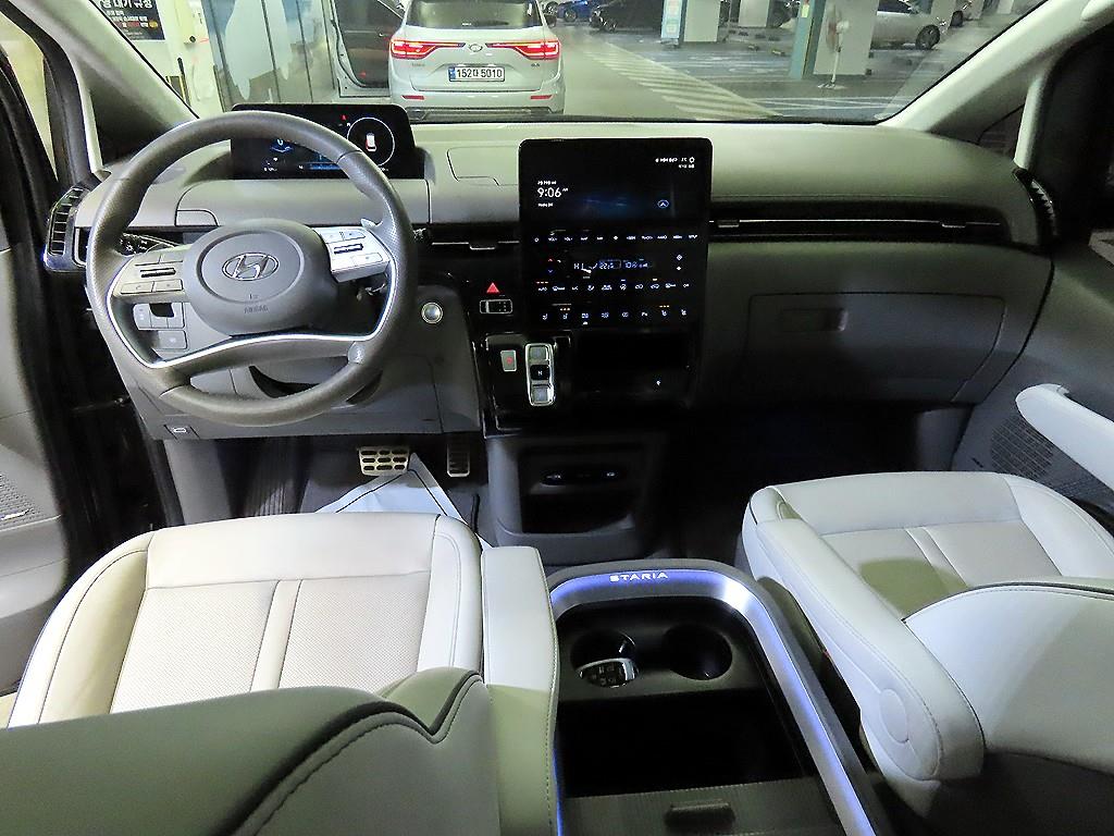 HYUNDAI Staria - Vista 11