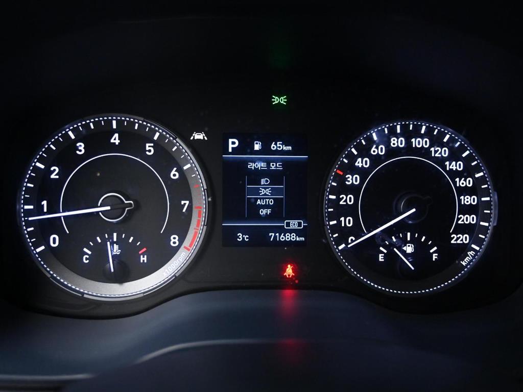 HYUNDAI Venue - Vista 8