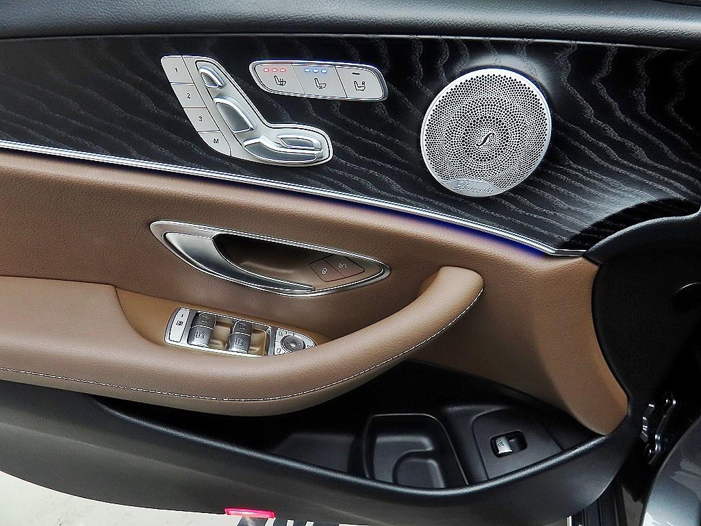 Mercedes Benz E class - Vista 11