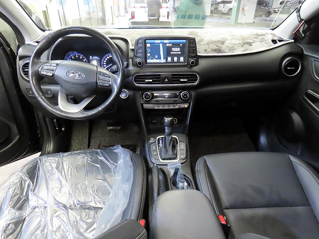 HYUNDAI Kona - Vista 10