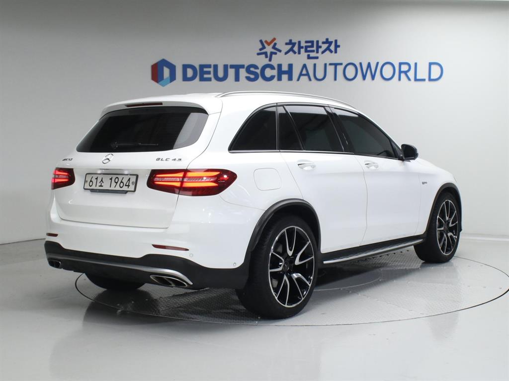 Mercedes Benz GLC Class - Vista 2