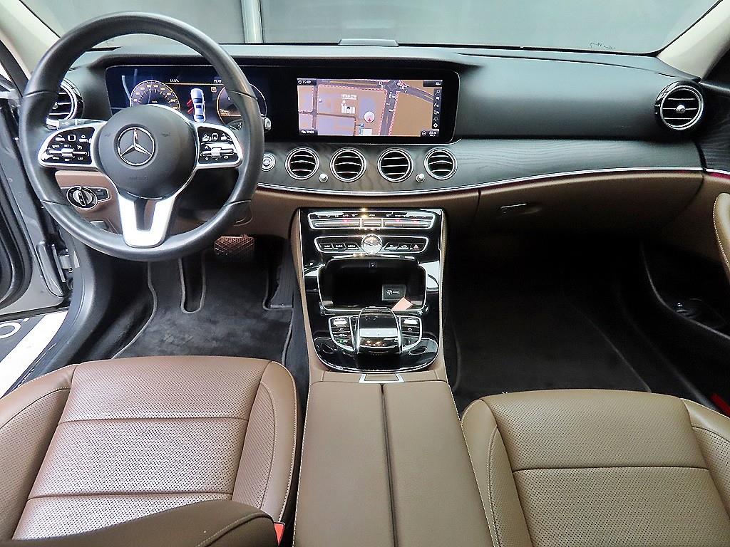 Mercedes Benz E class - Vista 7