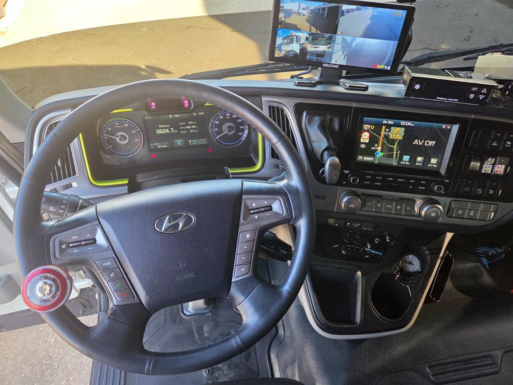 medium and large cargo truck - Vista 8