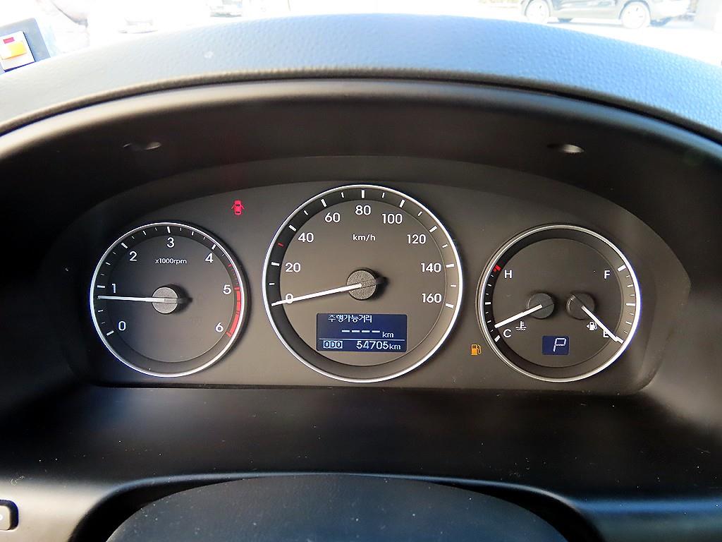 HYUNDAI Starex - Vista 10