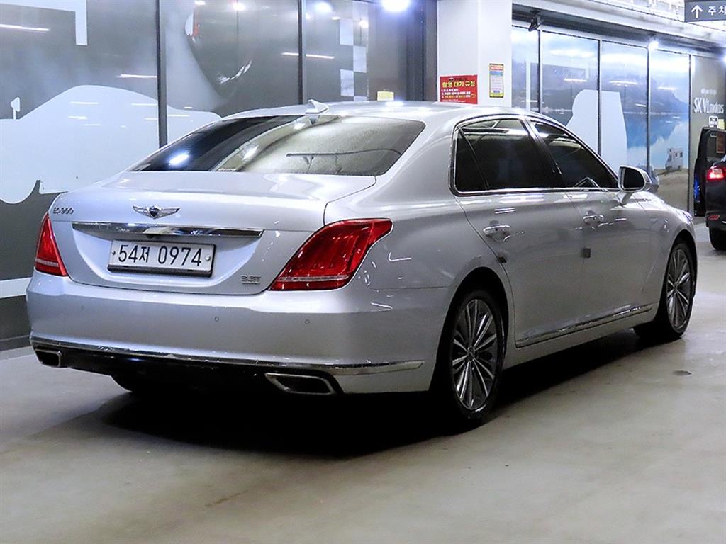 Genesis EQ900 - Vista 4