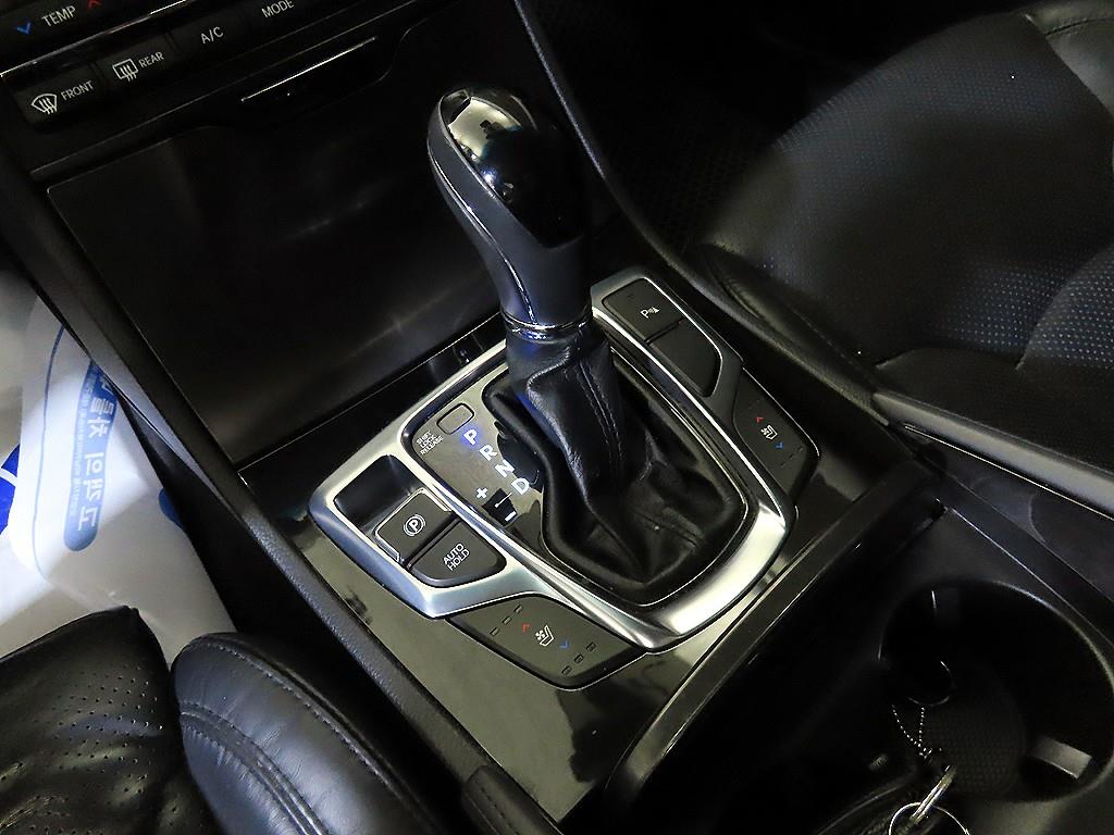 HYUNDAI Grandeur - Vista 12