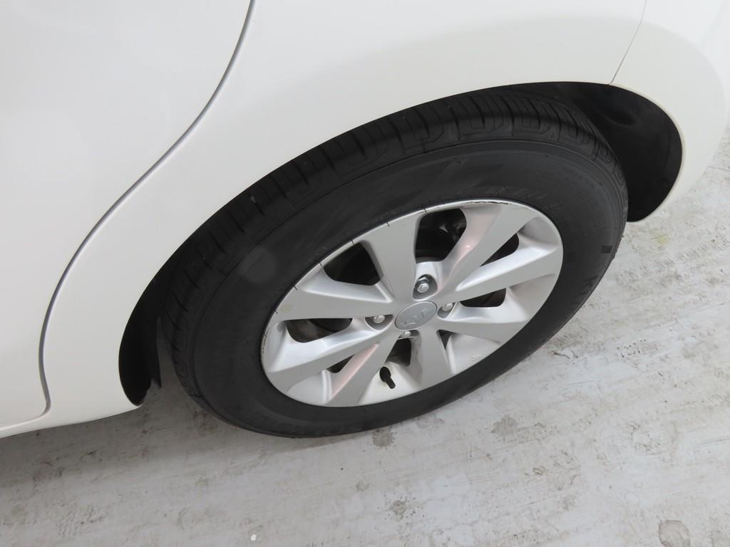 KIA Pride 2013 Blanco - Importación desde Corea - HF Imports Iquique - Foto 17