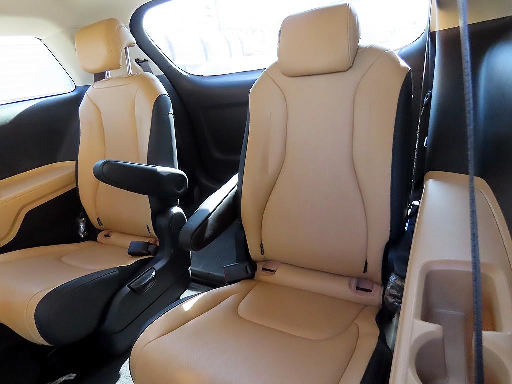 KIA Carnival - Vista 7