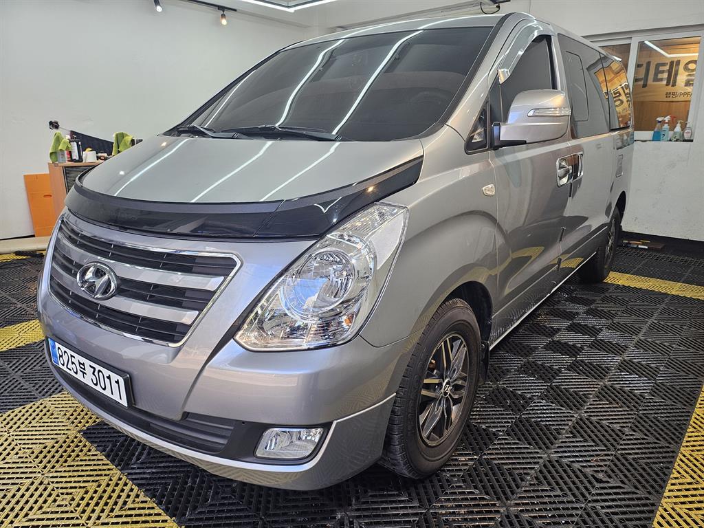 HYUNDAI Starex 2016 Gris - Importación desde Corea - HF Imports Iquique - Foto 1