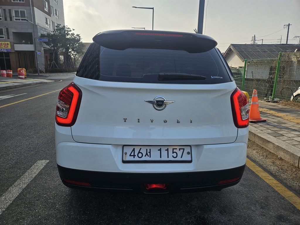 Ssangyong Tivoli - Vista 4
