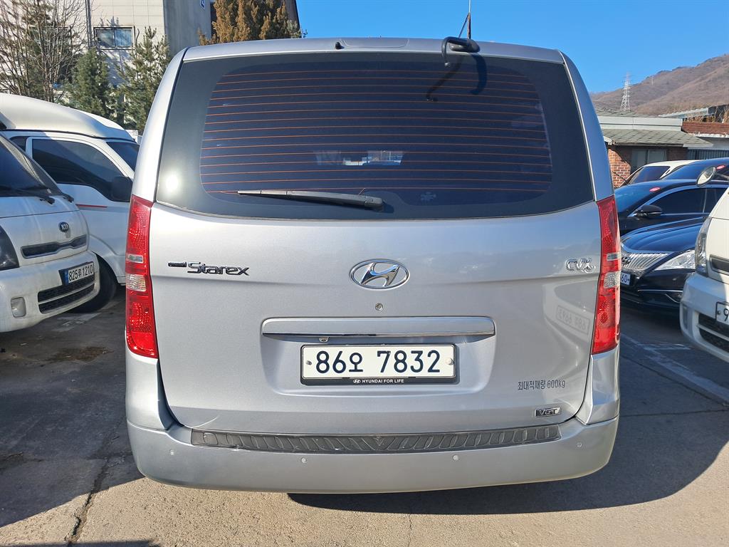 HYUNDAI Starex - Vista 4