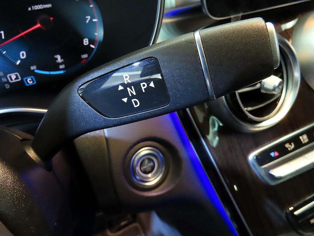 Mercedes Benz GLC Class - Vista 12