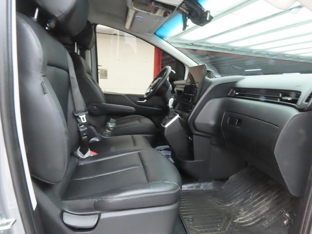 HYUNDAI Staria - Vista 5