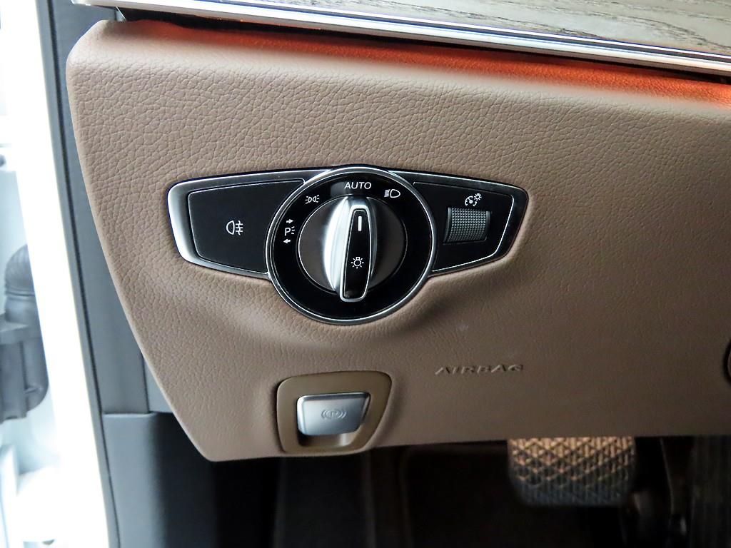 Mercedes Benz E class - Vista 12