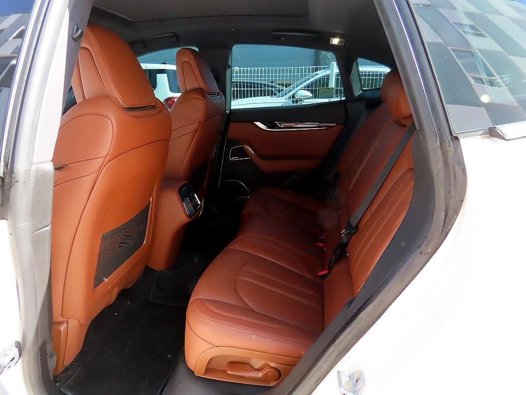 Maserati Levante - Vista 6
