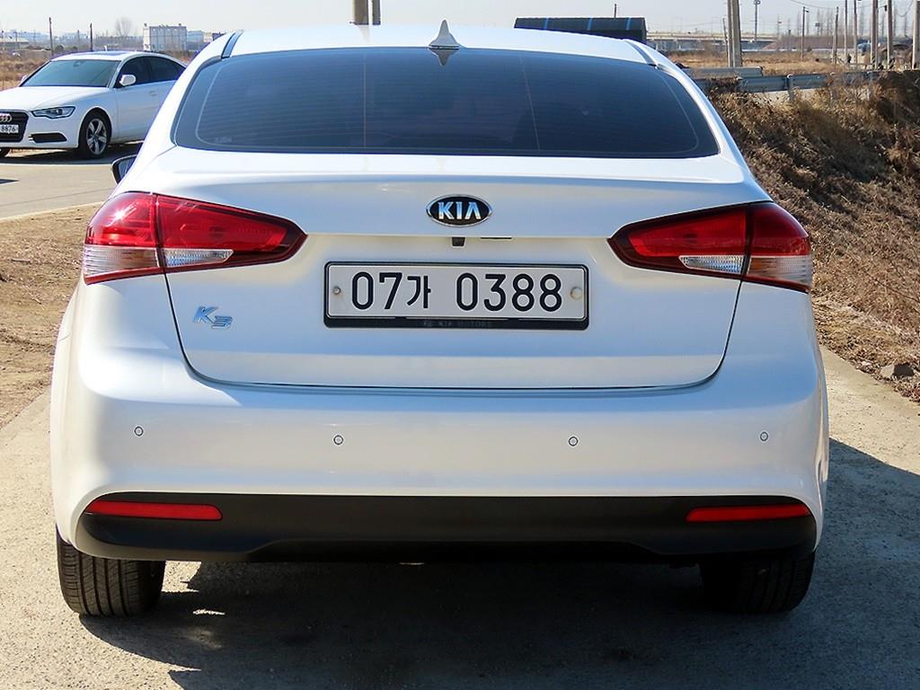 KIA K3 - Vista 4
