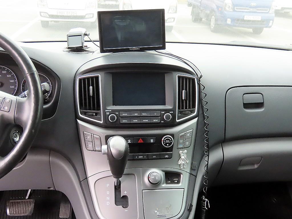 HYUNDAI Starex - Vista 11