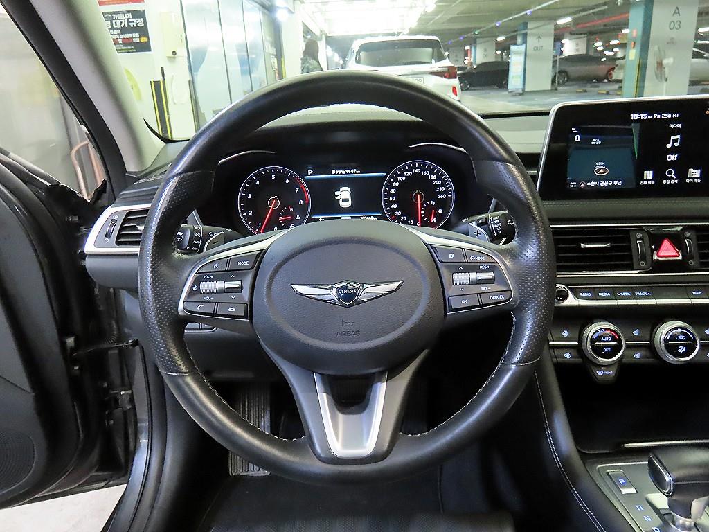 Genesis G70 - Vista 8