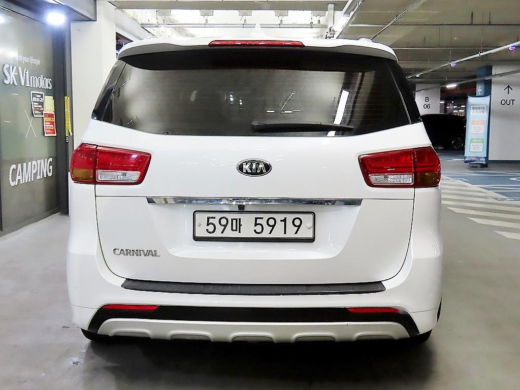 KIA Carnival - Vista 5