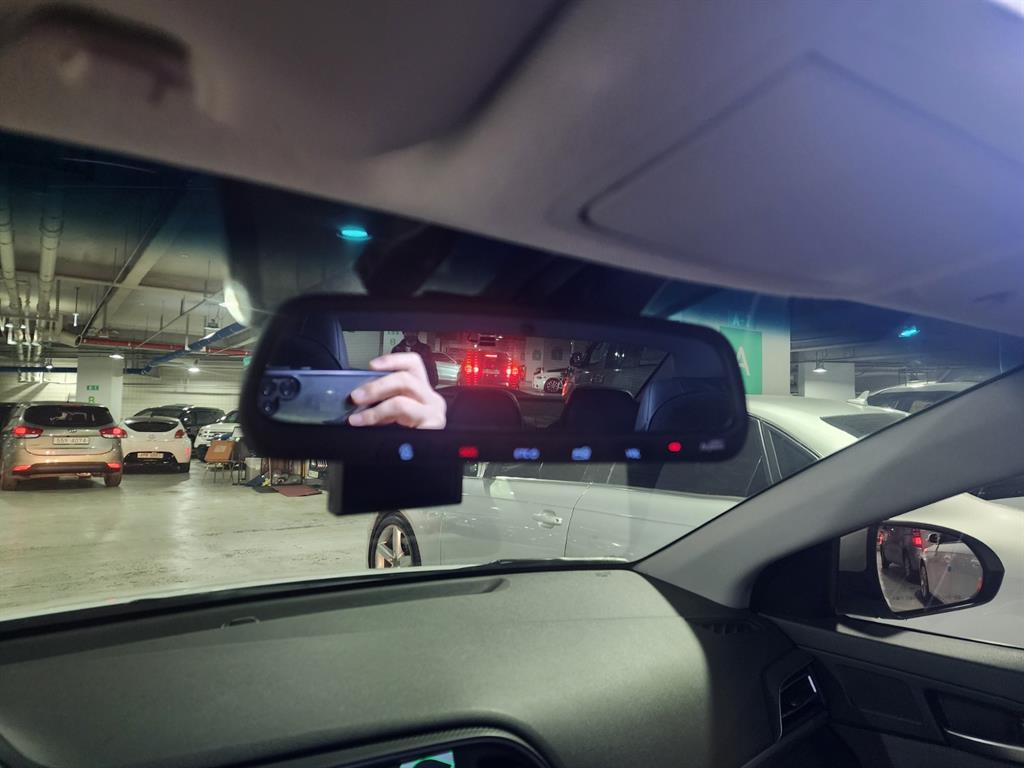 HYUNDAI Avante - Vista 10