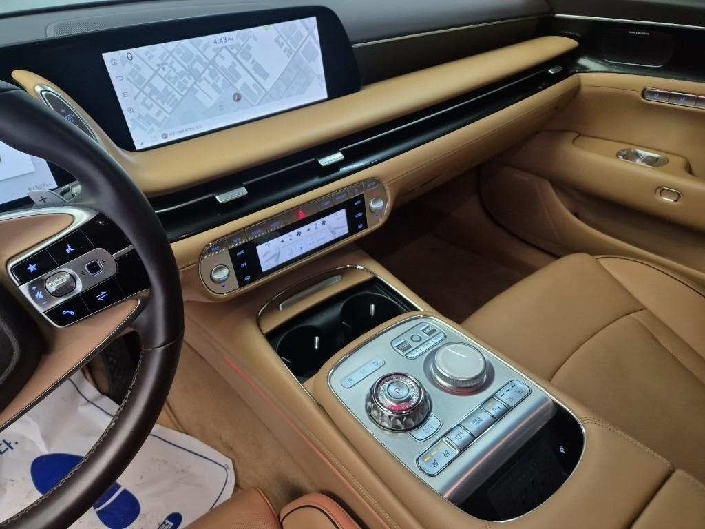 Genesis G90 - Vista 10