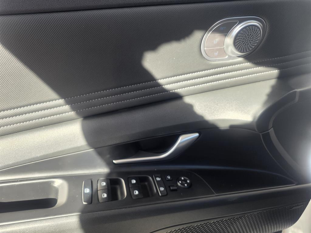 HYUNDAI Avante - Vista 12