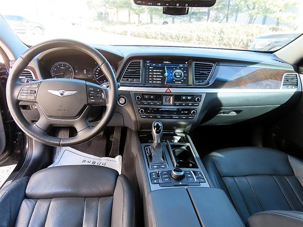 HYUNDAI Genesis - Vista 7