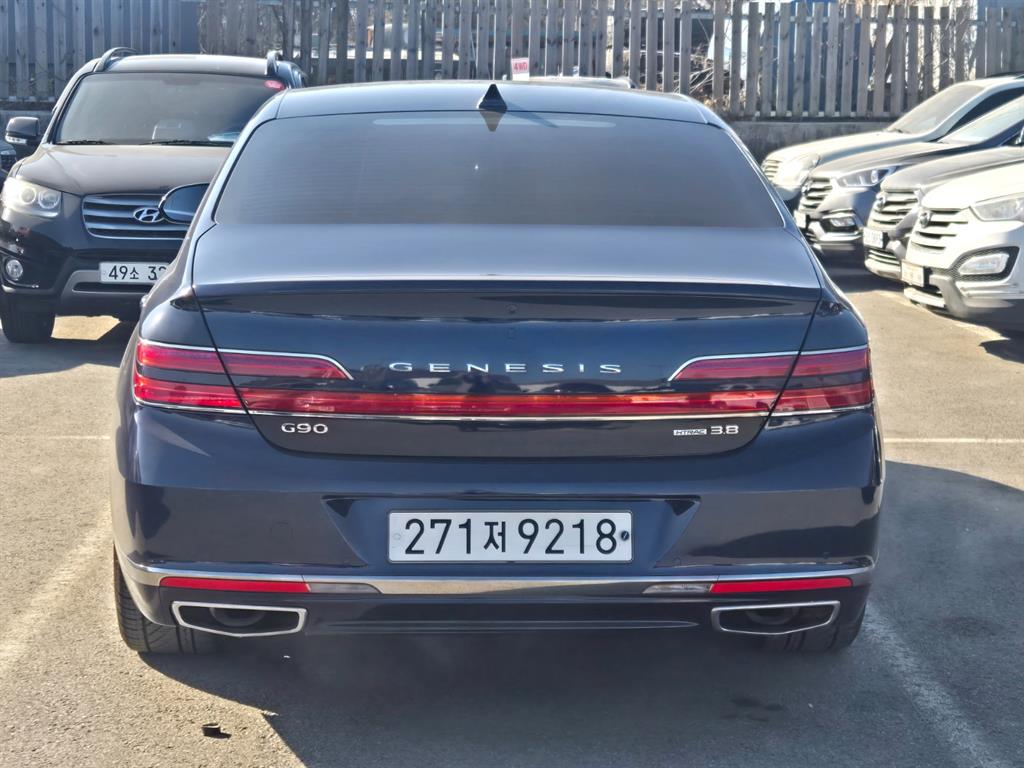 Genesis G90 - Vista 4