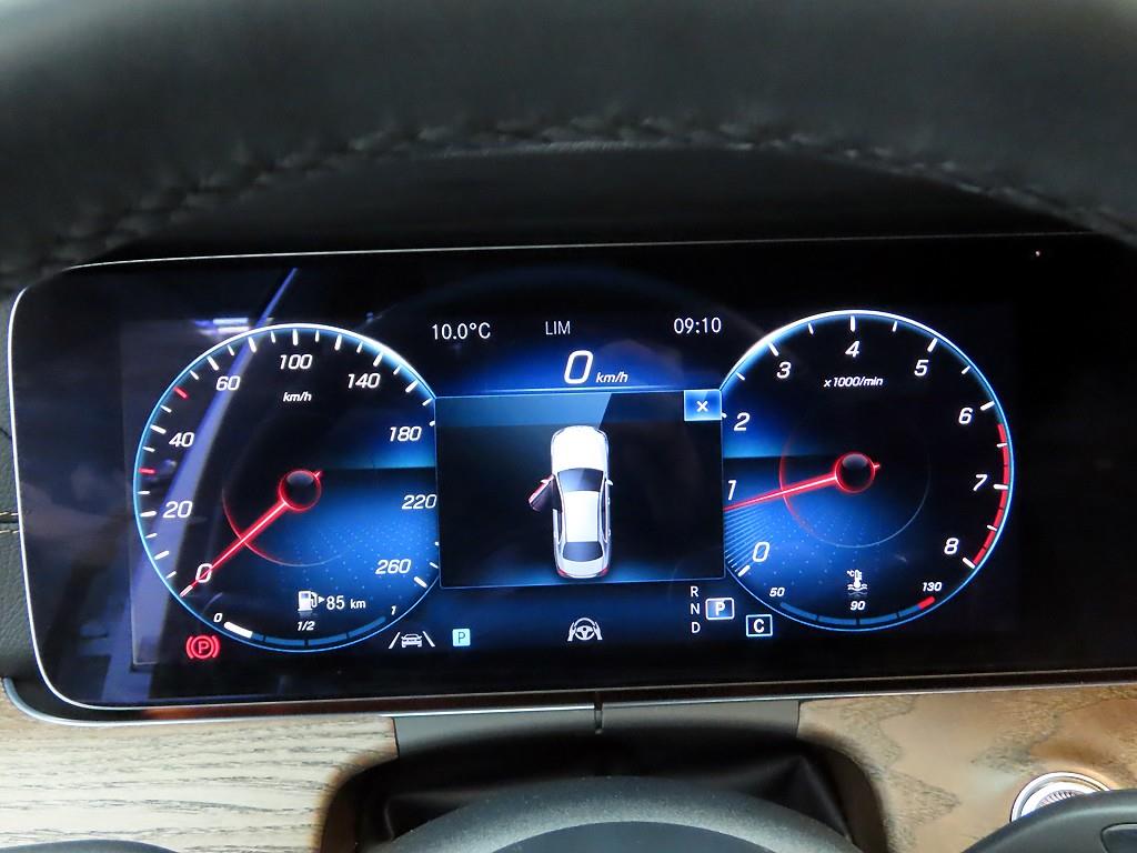 Mercedes Benz E class - Vista 5