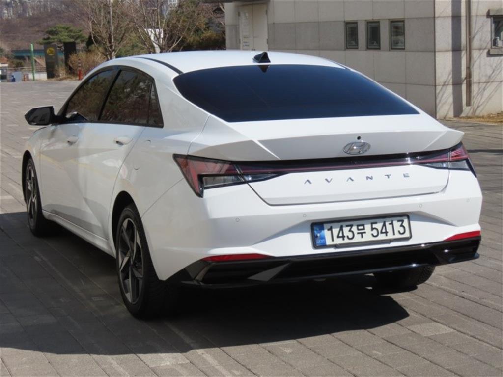 HYUNDAI Avante - Vista 7