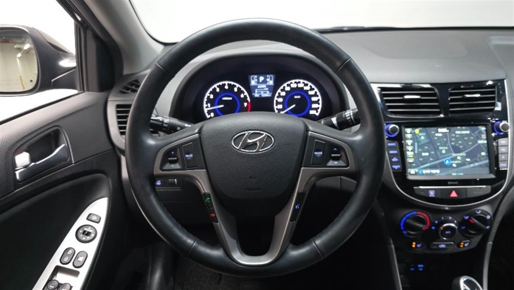 HYUNDAI Accent 2019 Negro - Importación desde Corea - HF Imports Iquique - Foto 13