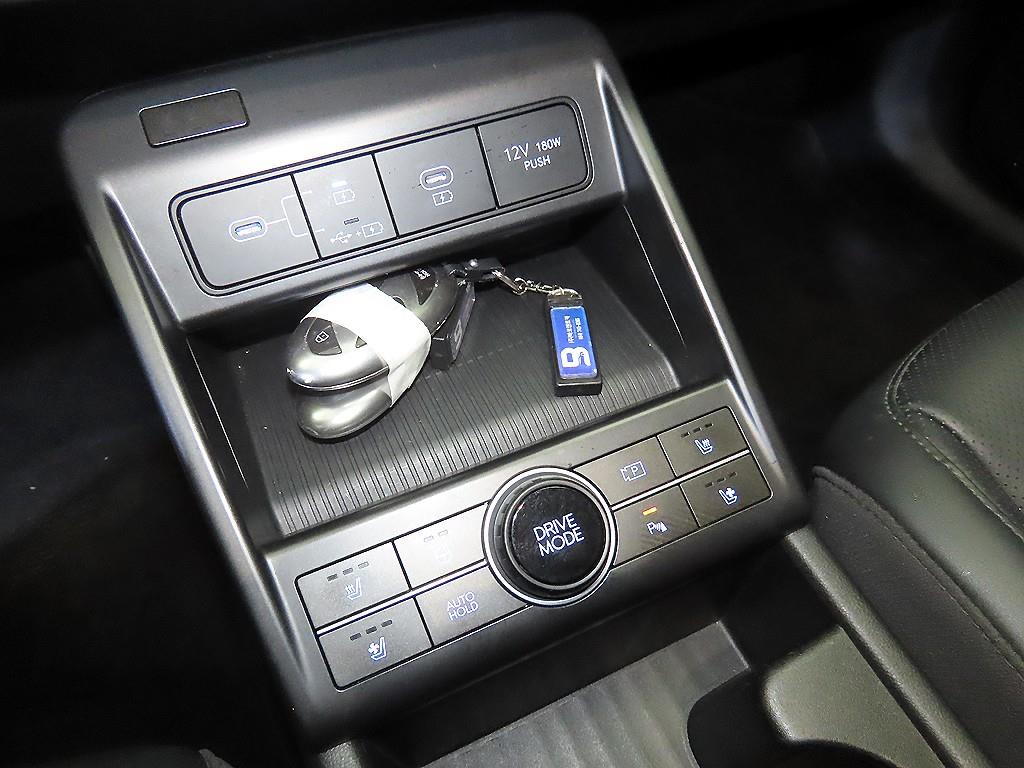 HYUNDAI Kona - Vista 12