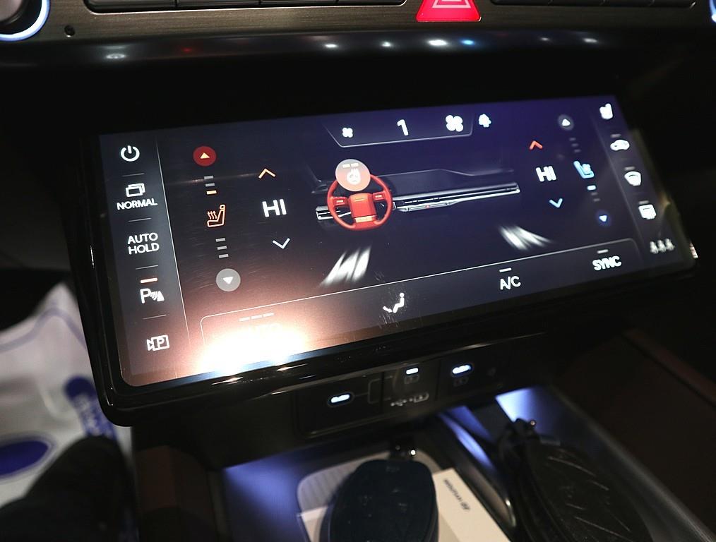 HYUNDAI Grandeur - Vista 12