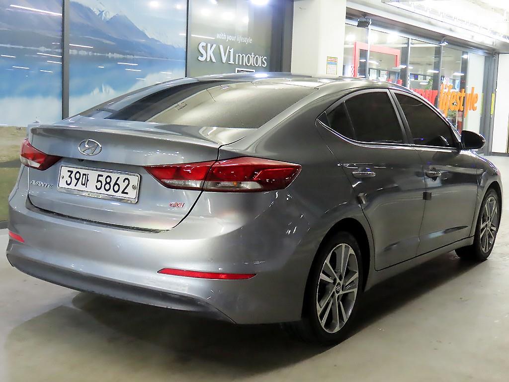 HYUNDAI Avante - Vista 4
