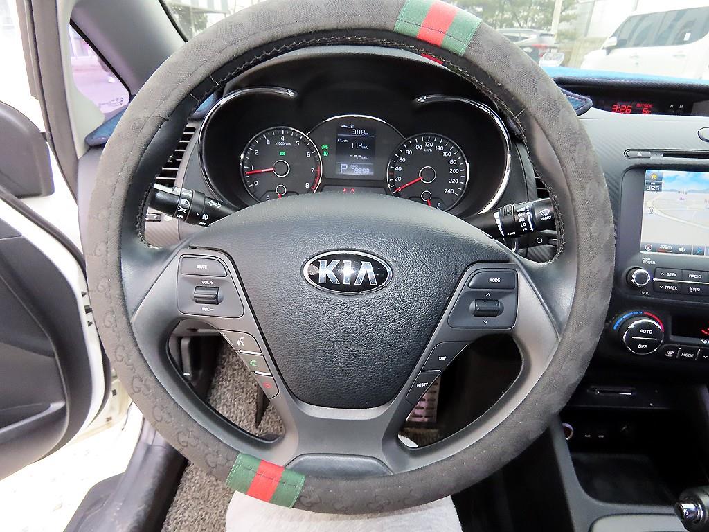 KIA K3 - Vista 8