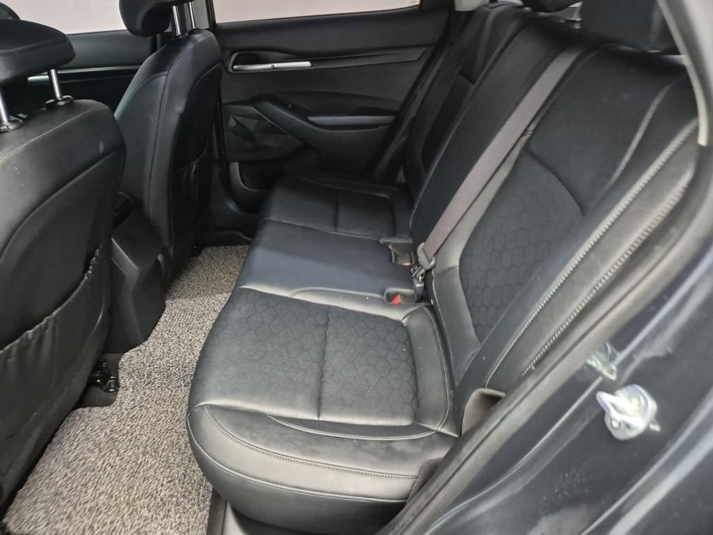 KIA Seltos - Vista 12