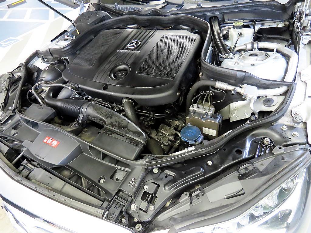 Mercedes Benz E class 2014 Plateado - Importación desde Corea - HF Imports Iquique - Foto 19