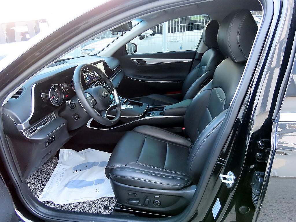 HYUNDAI Grandeur - Vista 5