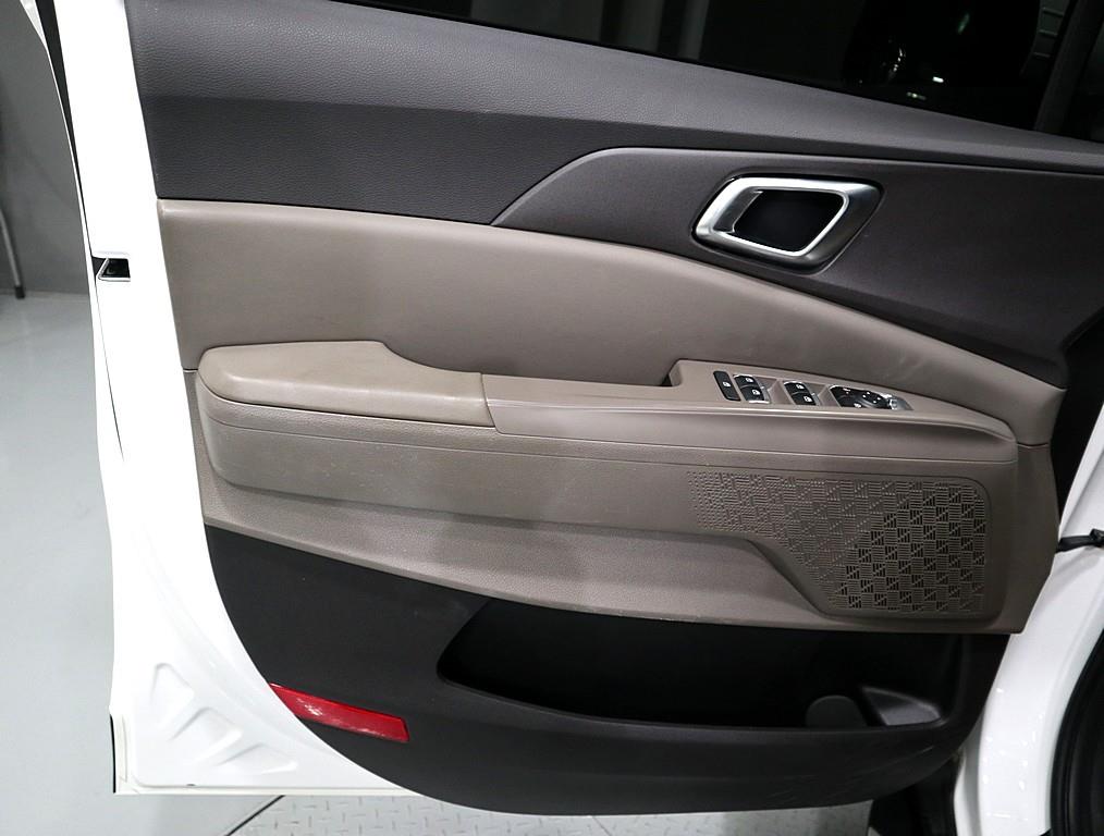 KIA Carnival - Vista 8