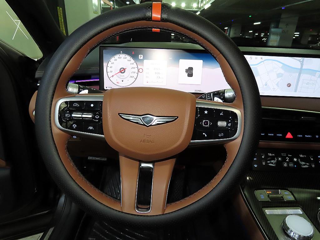 Genesis GV70 - Vista 8