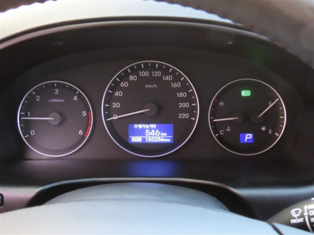 HYUNDAI Starex - Vista 9